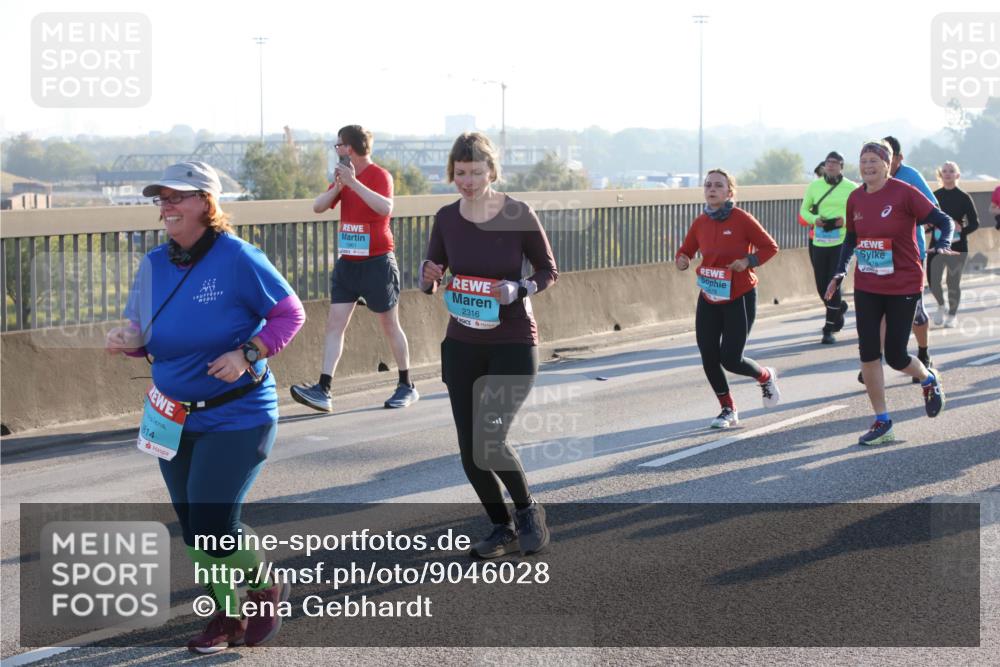 03.10.2025 - Köhlbrandbrückenlauf Lena Gebhardt http://msf.ph/oto/9046028 03.10.2025 09:28:01 Position 1 814, 1961, 2316 meine-sportfotos.de