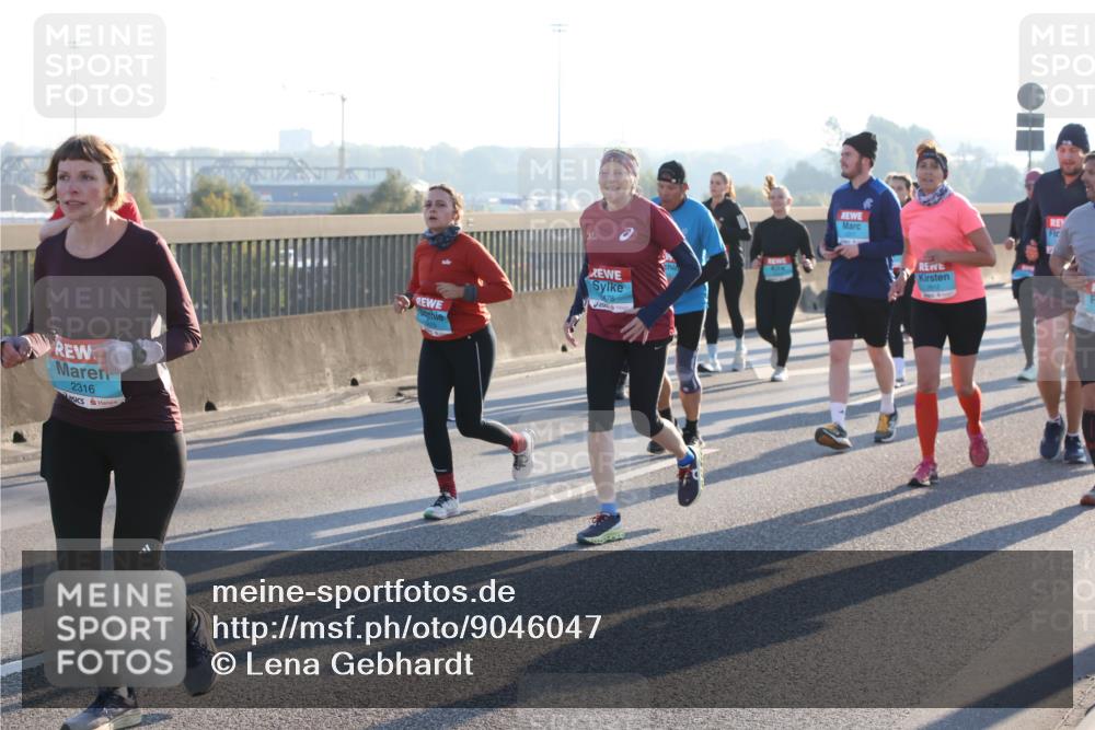 03.10.2025 - Köhlbrandbrückenlauf Lena Gebhardt http://msf.ph/oto/9046047 03.10.2025 09:28:02 Position 1 2316 meine-sportfotos.de