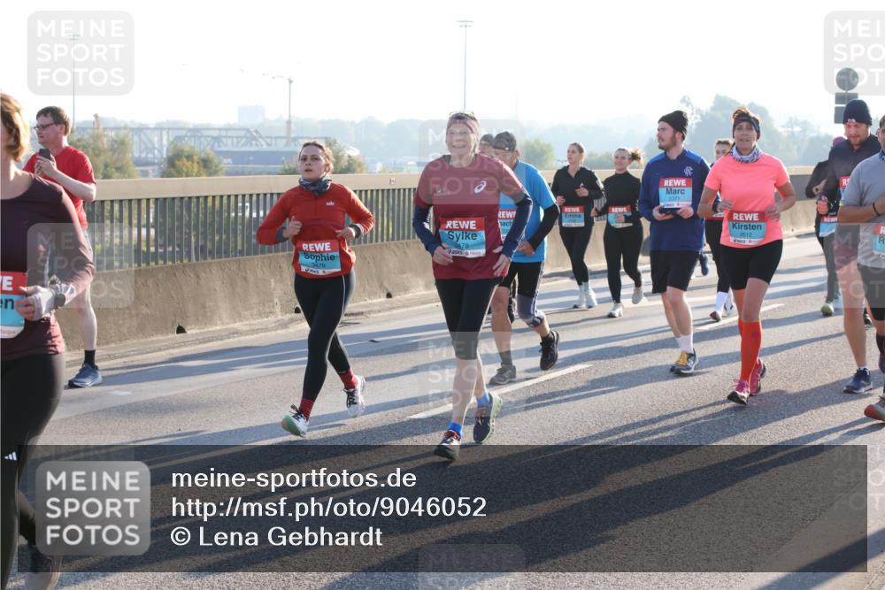 03.10.2025 - Köhlbrandbrückenlauf Lena Gebhardt http://msf.ph/oto/9046052 03.10.2025 09:28:02 Position 1 3479, 478, 2371, 2612 meine-sportfotos.de