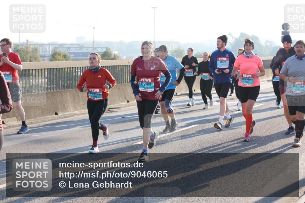 03.10.2025 - Köhlbrandbrückenlauf Lena Gebhardt http://msf.ph/oto/9046065 03.10.2025 09:28:02 Position 1 3479, 478, 2371, 2612, 2613 meine-sportfotos.de