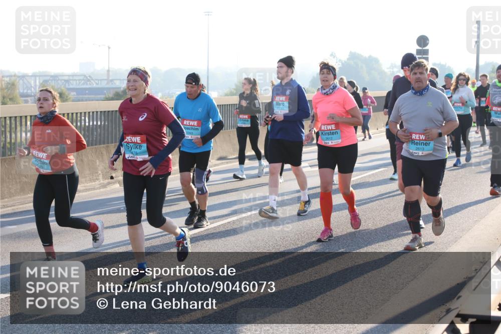 03.10.2025 - Köhlbrandbrückenlauf Lena Gebhardt http://msf.ph/oto/9046073 03.10.2025 09:28:02 Position 1 3479, 478, 3393, 2612, 2613 meine-sportfotos.de