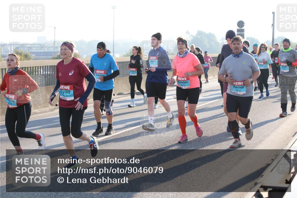 03.10.2025 - Köhlbrandbrückenlauf Lena Gebhardt http://msf.ph/oto/9046079 03.10.2025 09:28:02 Position 1 479, 478, 2371, 2612, 2613 meine-sportfotos.de