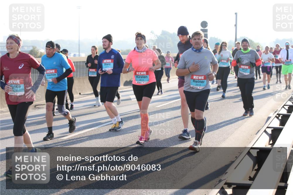 03.10.2025 - Köhlbrandbrückenlauf Lena Gebhardt http://msf.ph/oto/9046083 03.10.2025 09:28:03 Position 1 478, 2371, 3393, 2612, 2613 meine-sportfotos.de