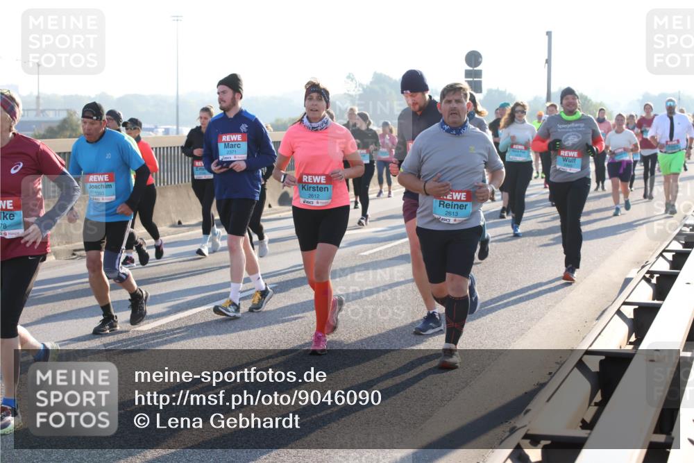03.10.2025 - Köhlbrandbrückenlauf Lena Gebhardt http://msf.ph/oto/9046090 03.10.2025 09:28:03 Position 1 3393, 78, 2371, 2612, 2613 meine-sportfotos.de