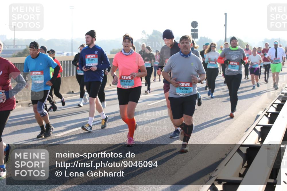 03.10.2025 - Köhlbrandbrückenlauf Lena Gebhardt http://msf.ph/oto/9046094 03.10.2025 09:28:03 Position 1 3393, 2371, 2612, 2613 meine-sportfotos.de