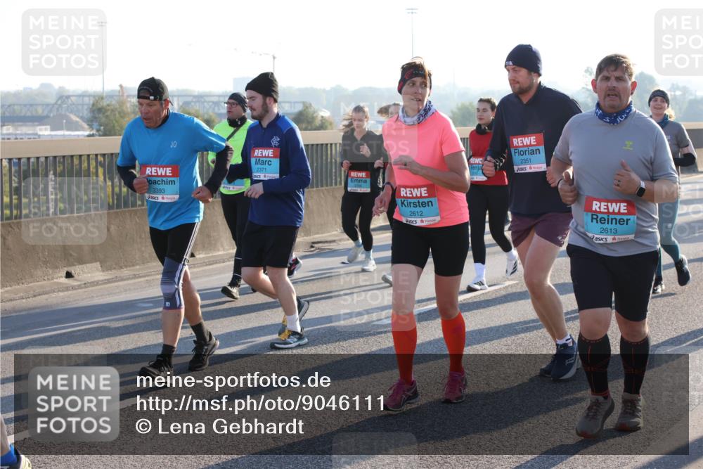 03.10.2025 - Köhlbrandbrückenlauf Lena Gebhardt http://msf.ph/oto/9046111 03.10.2025 09:28:04 Position 1 3393, 2371, 2612, 2351, 2613 meine-sportfotos.de