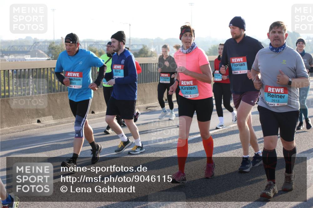 03.10.2025 - Köhlbrandbrückenlauf Lena Gebhardt http://msf.ph/oto/9046115 03.10.2025 09:28:04 Position 1 2371, 2166, 3393, 2612, 2351, 2613 meine-sportfotos.de