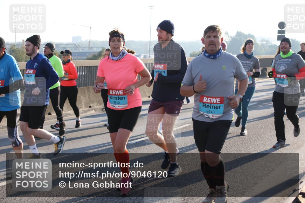 03.10.2025 - Köhlbrandbrückenlauf Lena Gebhardt http://msf.ph/oto/9046120 03.10.2025 09:28:04 Position 1 2371, 2612, 2613, 2965 meine-sportfotos.de