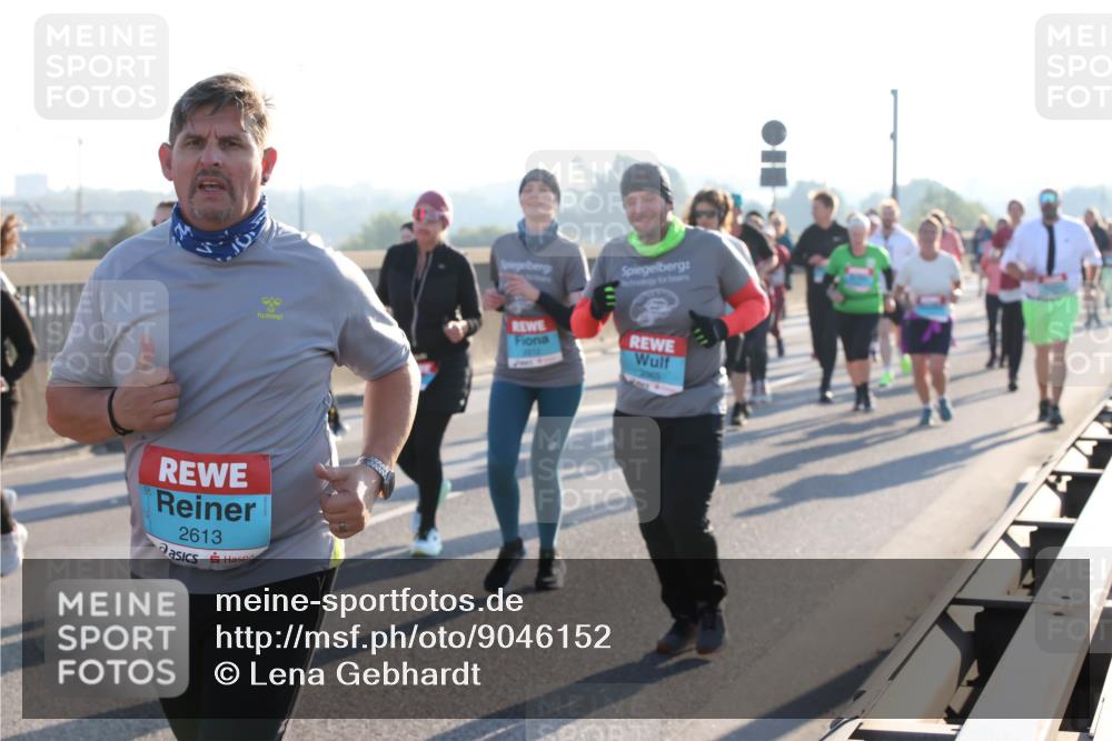03.10.2025 - Köhlbrandbrückenlauf Lena Gebhardt http://msf.ph/oto/9046152 03.10.2025 09:28:05 Position 1 2613 meine-sportfotos.de