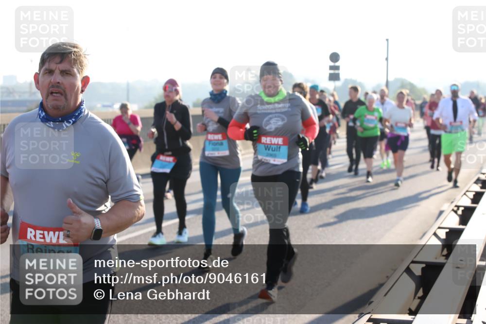 03.10.2025 - Köhlbrandbrückenlauf Lena Gebhardt http://msf.ph/oto/9046161 03.10.2025 09:28:05 Position 1 2613 meine-sportfotos.de