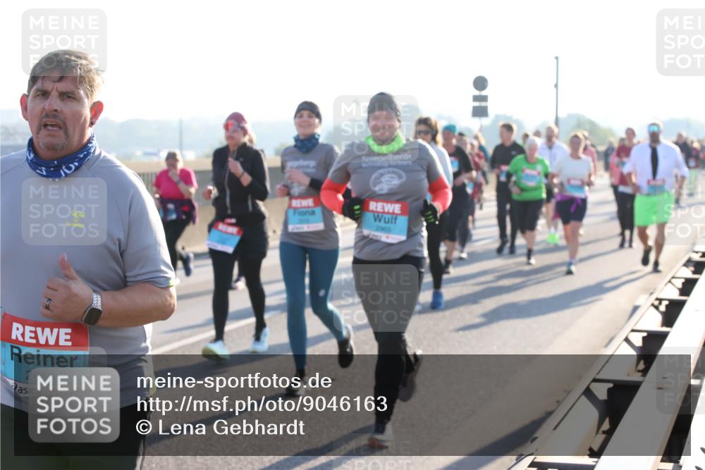 03.10.2025 - Köhlbrandbrückenlauf Lena Gebhardt http://msf.ph/oto/9046163 03.10.2025 09:28:05 Position 1 2613 meine-sportfotos.de