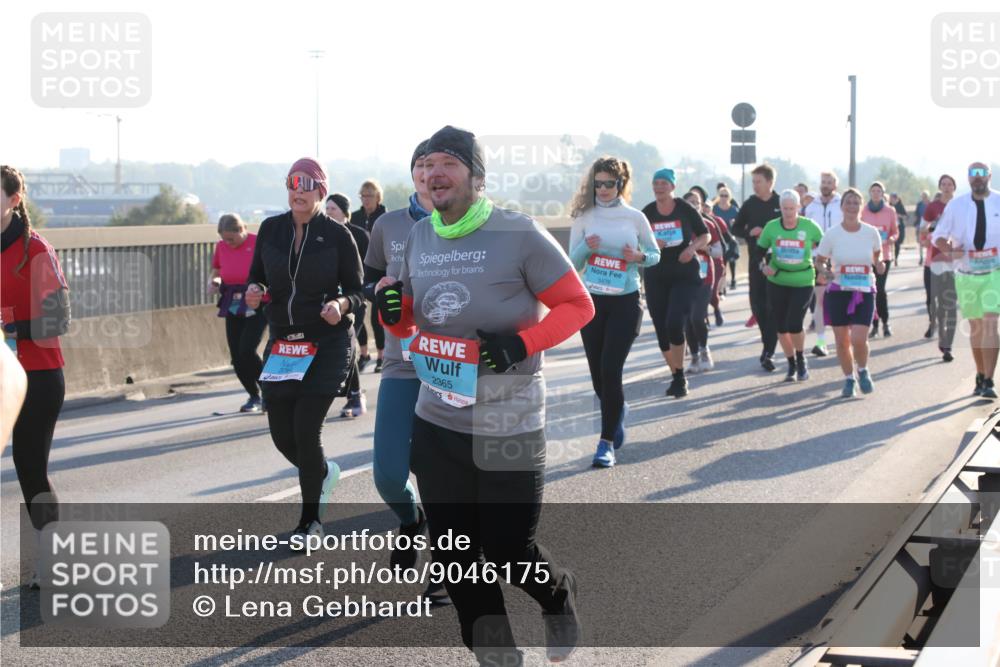 03.10.2025 - Köhlbrandbrückenlauf Lena Gebhardt http://msf.ph/oto/9046175 03.10.2025 09:28:06 Position 1 2365, 3476 meine-sportfotos.de
