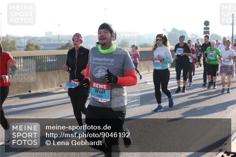 03.10.2025 - Köhlbrandbrückenlauf Lena Gebhardt http://msf.ph/oto/9046192 03.10.2025 09:28:06 Position 1 2365 meine-sportfotos.de