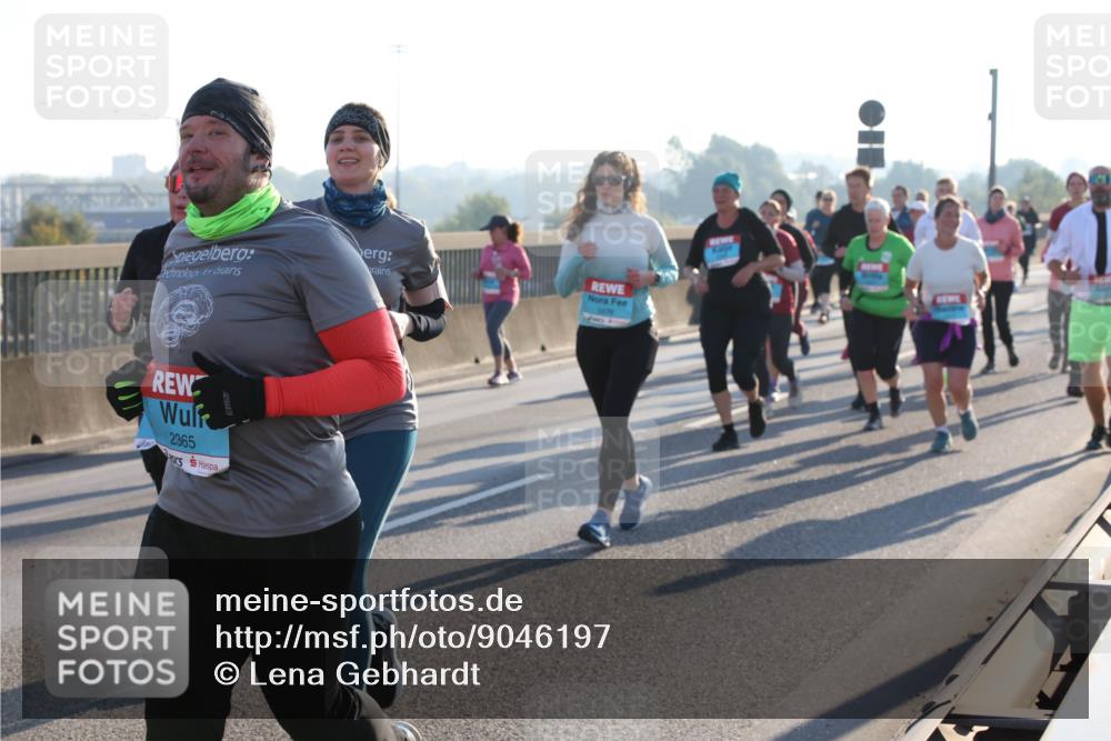 03.10.2025 - Köhlbrandbrückenlauf Lena Gebhardt http://msf.ph/oto/9046197 03.10.2025 09:28:06 Position 1 2365 meine-sportfotos.de