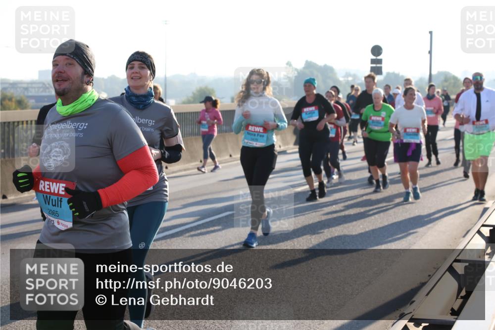 03.10.2025 - Köhlbrandbrückenlauf Lena Gebhardt http://msf.ph/oto/9046203 03.10.2025 09:28:06 Position 1 2365 meine-sportfotos.de