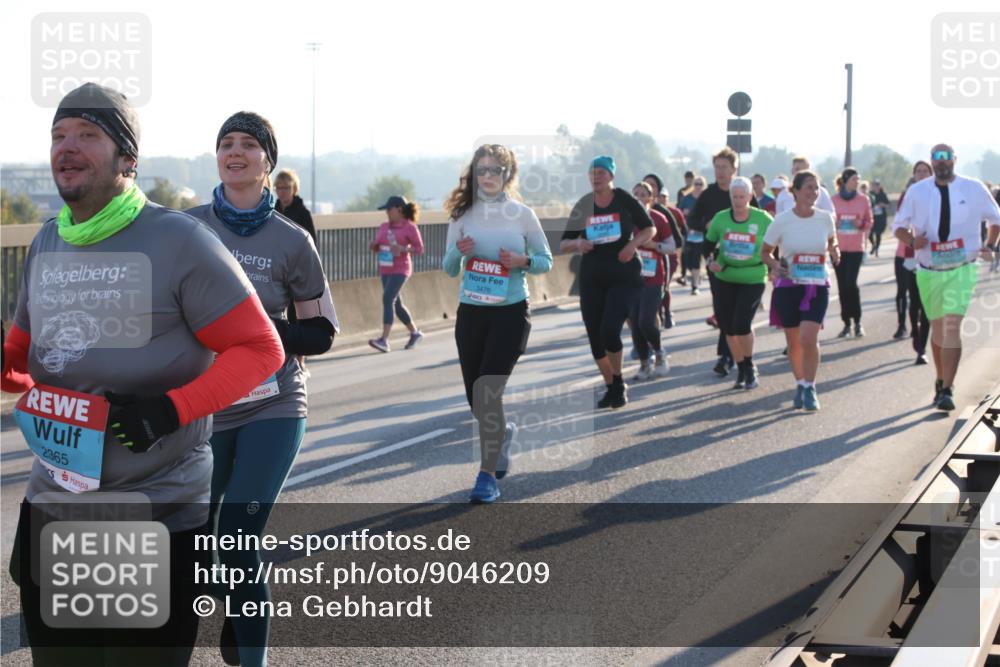 03.10.2025 - Köhlbrandbrückenlauf Lena Gebhardt http://msf.ph/oto/9046209 03.10.2025 09:28:07 Position 1 2365, 3476 meine-sportfotos.de