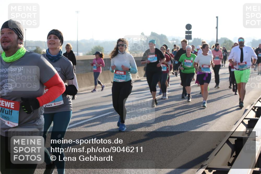 03.10.2025 - Köhlbrandbrückenlauf Lena Gebhardt http://msf.ph/oto/9046211 03.10.2025 09:28:07 Position 1 2365, 3476 meine-sportfotos.de