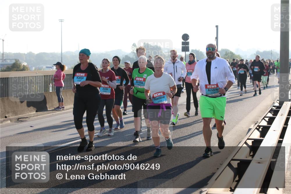 03.10.2025 - Köhlbrandbrückenlauf Lena Gebhardt http://msf.ph/oto/9046249 03.10.2025 09:28:08 Position 1 2288, 2465, 3621, 3453, 3439 meine-sportfotos.de