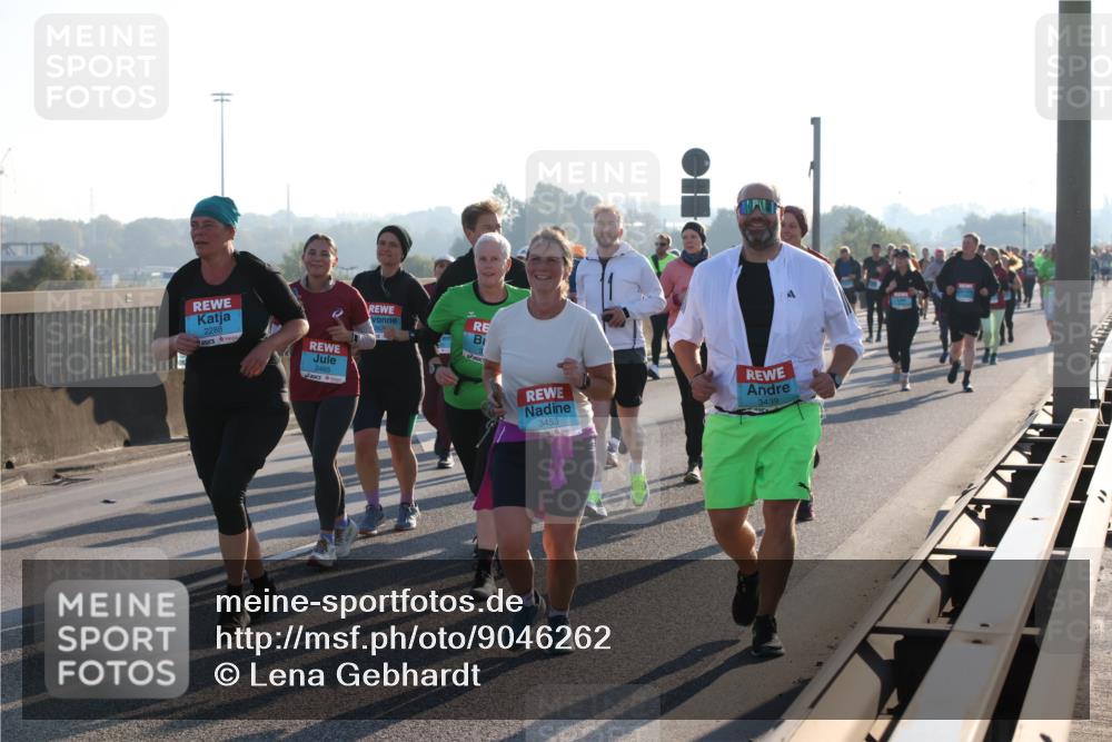 03.10.2025 - Köhlbrandbrückenlauf Lena Gebhardt http://msf.ph/oto/9046262 03.10.2025 09:28:09 Position 1 2288, 2465, 3453, 3439 meine-sportfotos.de