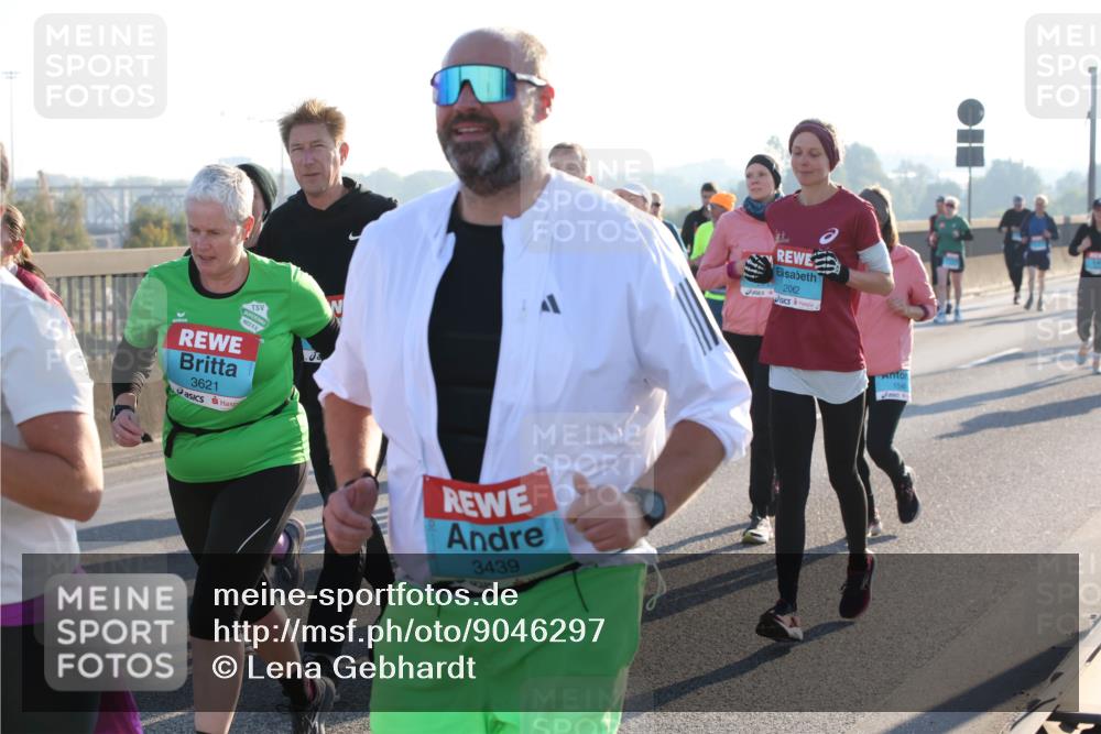 03.10.2025 - Köhlbrandbrückenlauf Lena Gebhardt http://msf.ph/oto/9046297 03.10.2025 09:28:11 Position 1 1922, 3621, 3439, 2012 meine-sportfotos.de