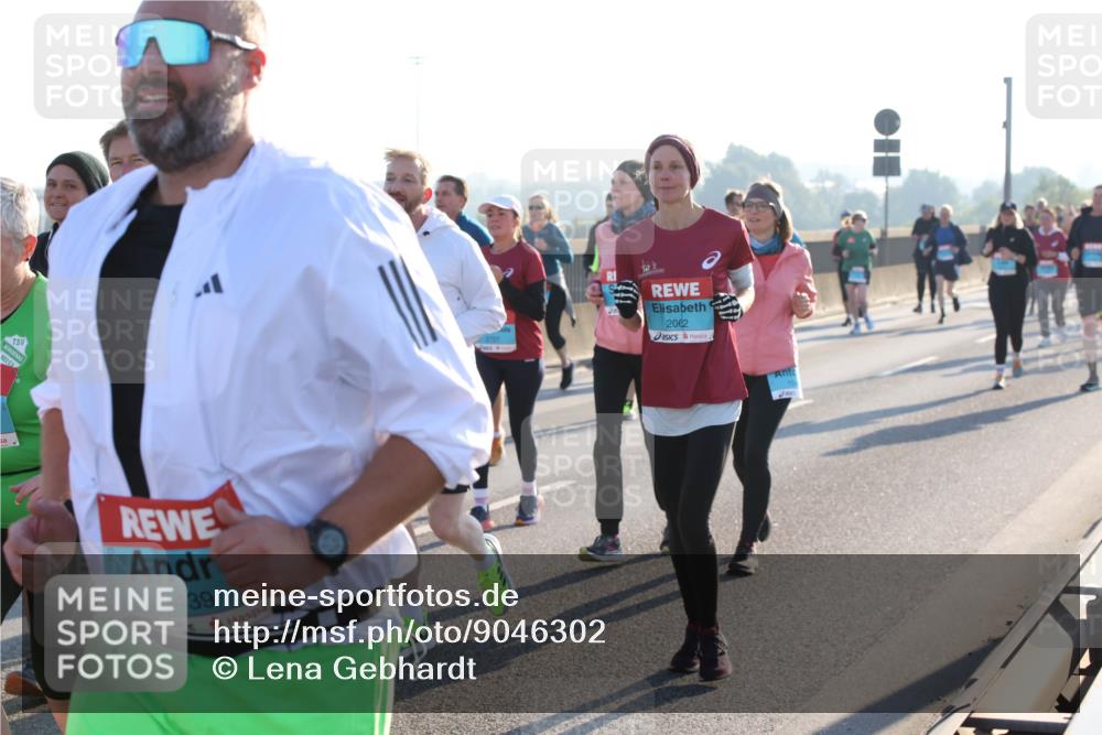 03.10.2025 - Köhlbrandbrückenlauf Lena Gebhardt http://msf.ph/oto/9046302 03.10.2025 09:28:11 Position 1 1922, 3439, 2062 meine-sportfotos.de