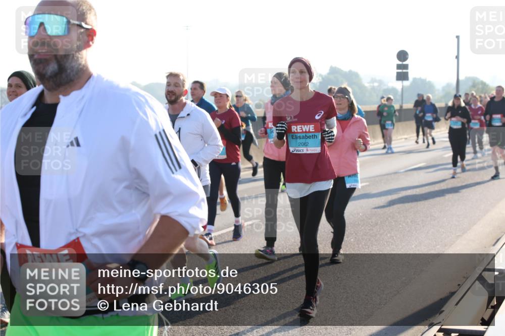 03.10.2025 - Köhlbrandbrückenlauf Lena Gebhardt http://msf.ph/oto/9046305 03.10.2025 09:28:11 Position 1 3439, 2062 meine-sportfotos.de