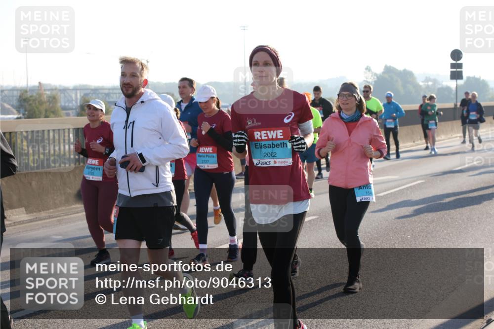 03.10.2025 - Köhlbrandbrückenlauf Lena Gebhardt http://msf.ph/oto/9046313 03.10.2025 09:28:12 Position 1 2727, 2062, 2725, 154 meine-sportfotos.de