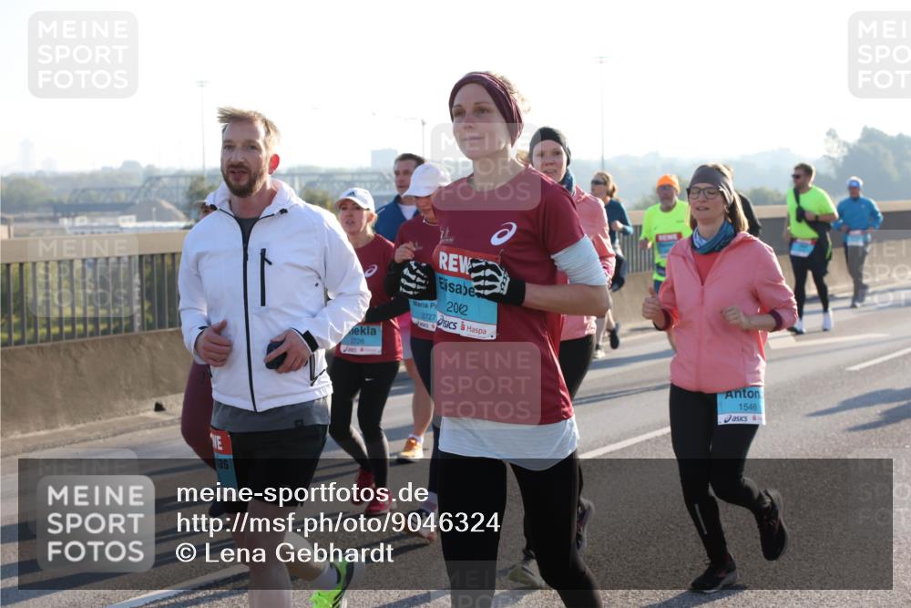 03.10.2025 - Köhlbrandbrückenlauf Lena Gebhardt http://msf.ph/oto/9046324 03.10.2025 09:28:13 Position 1 2726, 202, 2727, 1546 meine-sportfotos.de