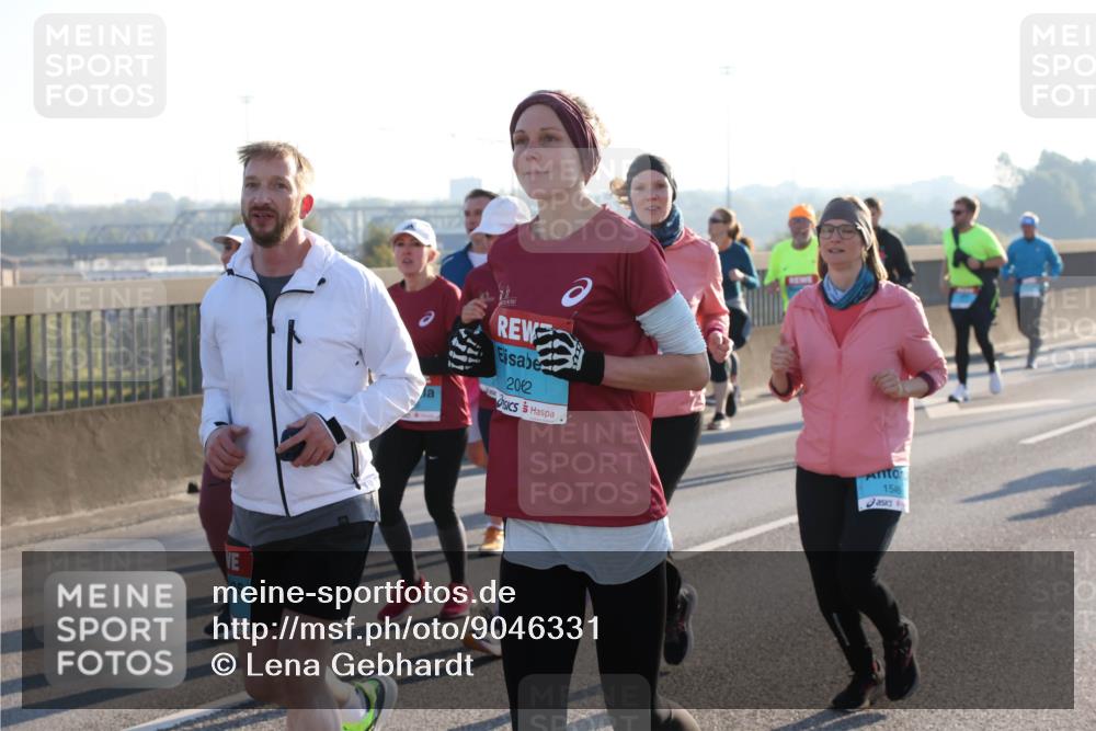 03.10.2025 - Köhlbrandbrückenlauf Lena Gebhardt http://msf.ph/oto/9046331 03.10.2025 09:28:13 Position 1 1, 202, 1546 meine-sportfotos.de