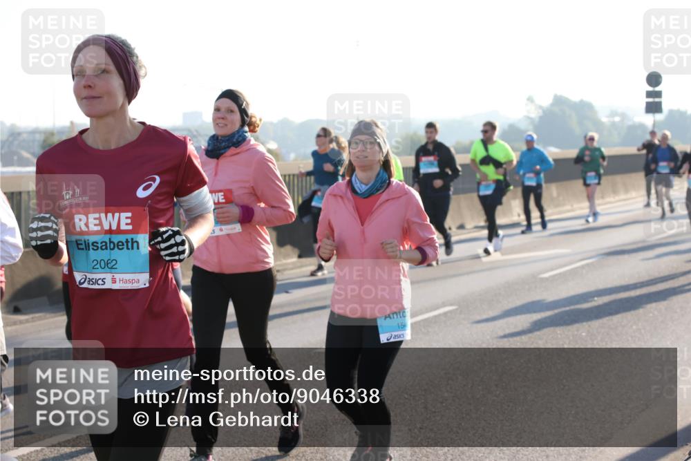 03.10.2025 - Köhlbrandbrückenlauf Lena Gebhardt http://msf.ph/oto/9046338 03.10.2025 09:28:13 Position 1 2062, 154 meine-sportfotos.de