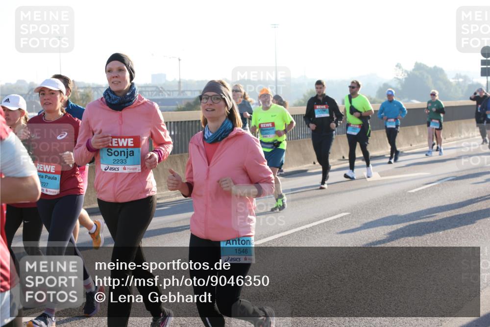03.10.2025 - Köhlbrandbrückenlauf Lena Gebhardt http://msf.ph/oto/9046350 03.10.2025 09:28:13 Position 1 727, 2233, 1546, 3427 meine-sportfotos.de