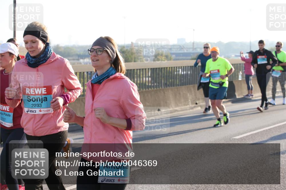 03.10.2025 - Köhlbrandbrückenlauf Lena Gebhardt http://msf.ph/oto/9046369 03.10.2025 09:28:14 Position 1 2727, 2233, 1546 meine-sportfotos.de