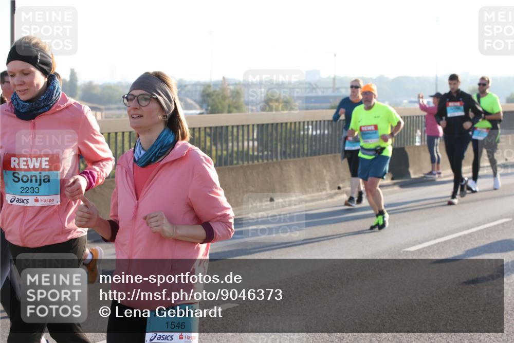 03.10.2025 - Köhlbrandbrückenlauf Lena Gebhardt http://msf.ph/oto/9046373 03.10.2025 09:28:14 Position 1 2233, 1546 meine-sportfotos.de