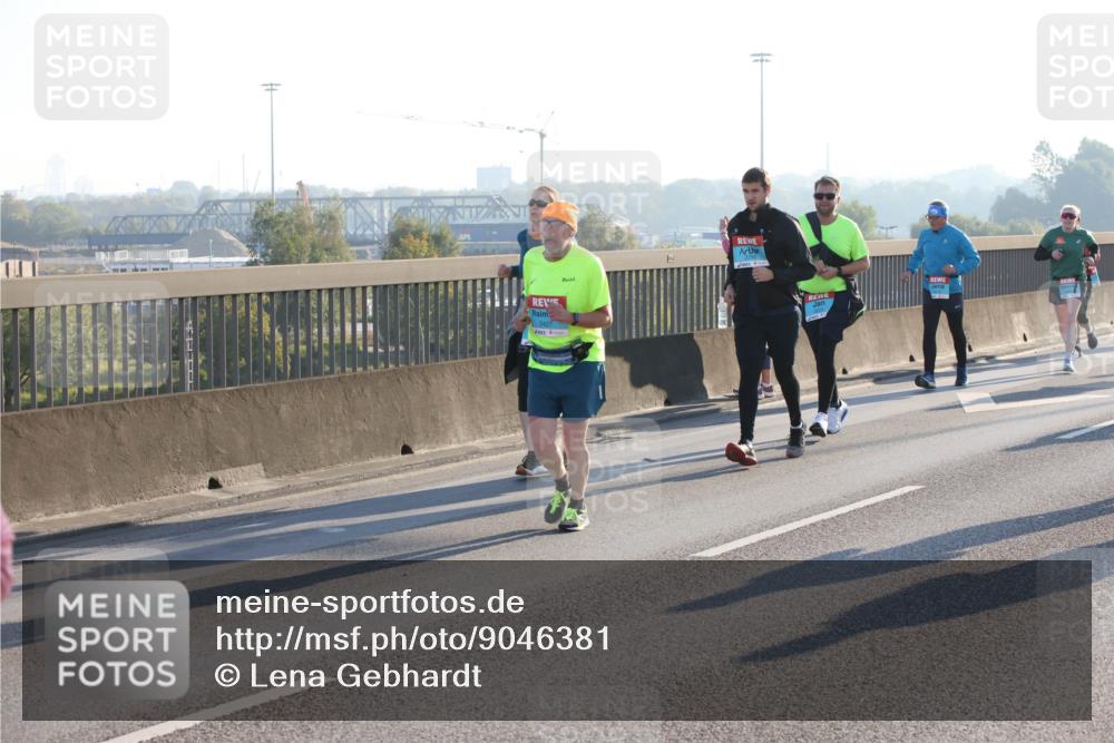 03.10.2025 - Köhlbrandbrückenlauf Lena Gebhardt http://msf.ph/oto/9046381 03.10.2025 09:28:14 Position 1 2427 meine-sportfotos.de
