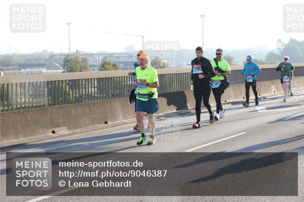 03.10.2025 - Köhlbrandbrückenlauf Lena Gebhardt http://msf.ph/oto/9046387 03.10.2025 09:28:14 Position 1 2427, 2 meine-sportfotos.de