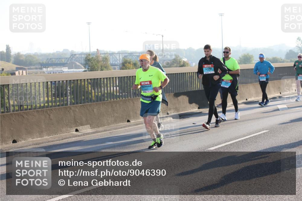 03.10.2025 - Köhlbrandbrückenlauf Lena Gebhardt http://msf.ph/oto/9046390 03.10.2025 09:28:15 Position 1 2427 meine-sportfotos.de