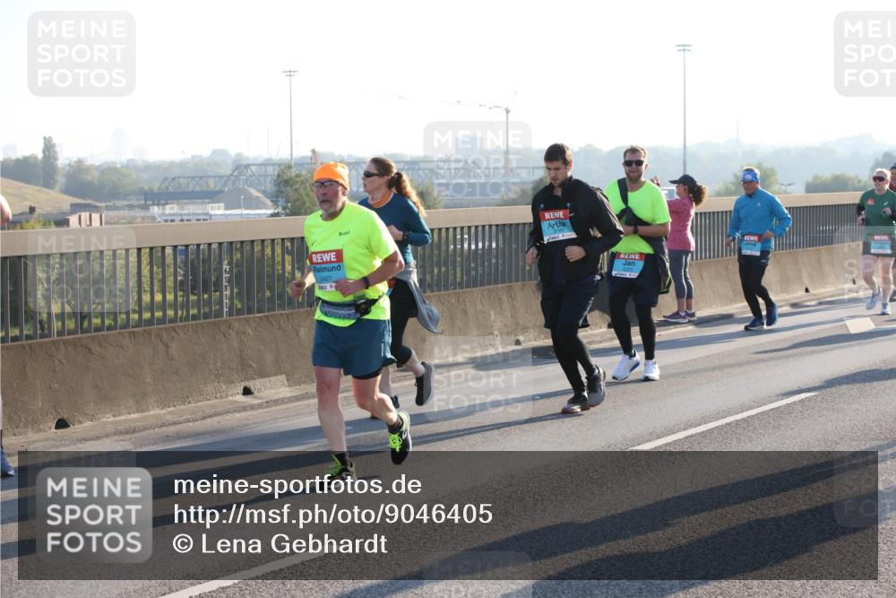 03.10.2025 - Köhlbrandbrückenlauf Lena Gebhardt http://msf.ph/oto/9046405 03.10.2025 09:28:15 Position 1 2427 meine-sportfotos.de