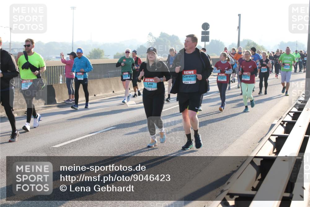 03.10.2025 - Köhlbrandbrückenlauf Lena Gebhardt http://msf.ph/oto/9046423 03.10.2025 09:28:16 Position 1 2348, 2378 meine-sportfotos.de