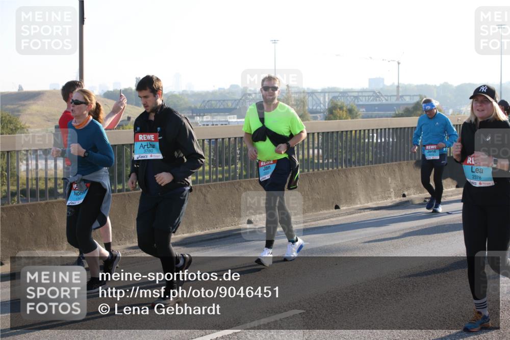 03.10.2025 - Köhlbrandbrückenlauf Lena Gebhardt http://msf.ph/oto/9046451 03.10.2025 09:28:17 Position 1 3780, 2378 meine-sportfotos.de