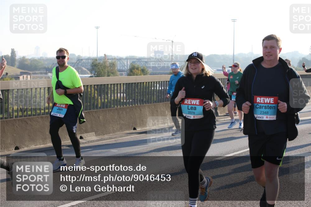 03.10.2025 - Köhlbrandbrückenlauf Lena Gebhardt http://msf.ph/oto/9046453 03.10.2025 09:28:18 Position 1 2223, 2378, 2348 meine-sportfotos.de