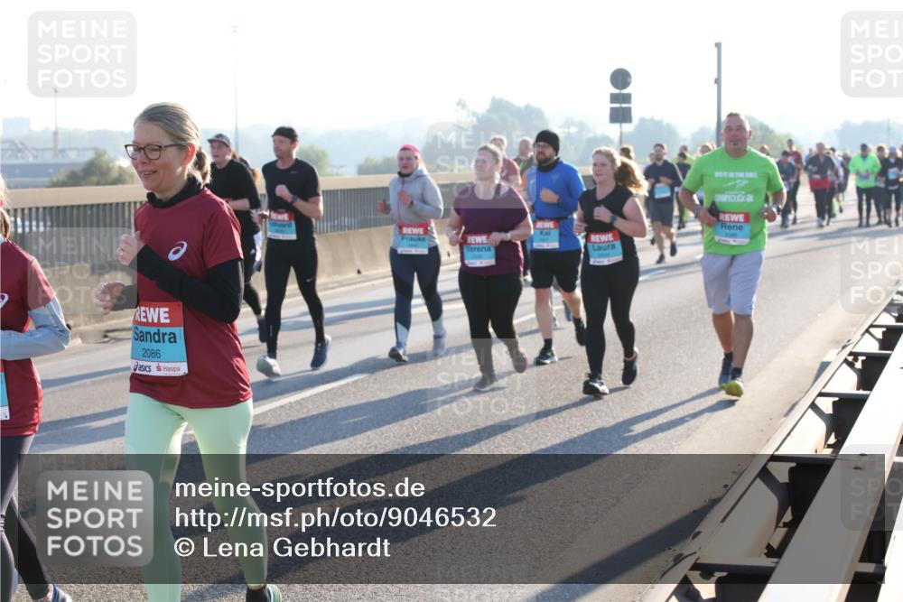 03.10.2025 - Köhlbrandbrückenlauf Lena Gebhardt http://msf.ph/oto/9046532 03.10.2025 09:28:21 Position 1 2086 meine-sportfotos.de