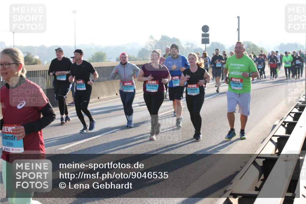 03.10.2025 - Köhlbrandbrückenlauf Lena Gebhardt http://msf.ph/oto/9046535 03.10.2025 09:28:21 Position 1 2086, 2434, 3588, 3443, 2438, 3441 meine-sportfotos.de
