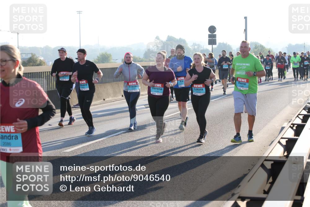03.10.2025 - Köhlbrandbrückenlauf Lena Gebhardt http://msf.ph/oto/9046540 03.10.2025 09:28:21 Position 1 2086, 3442, 2438, 3441, 2434 meine-sportfotos.de