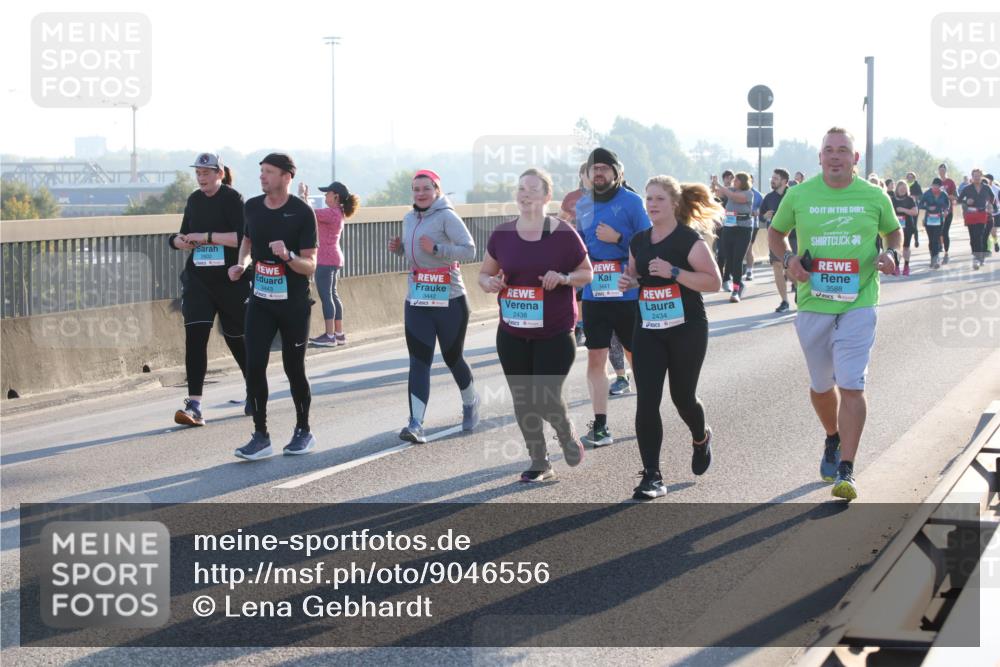03.10.2025 - Köhlbrandbrückenlauf Lena Gebhardt http://msf.ph/oto/9046556 03.10.2025 09:28:22 Position 1 2602, 3443, 3442, 2438, 3441, 2434, 3588 meine-sportfotos.de