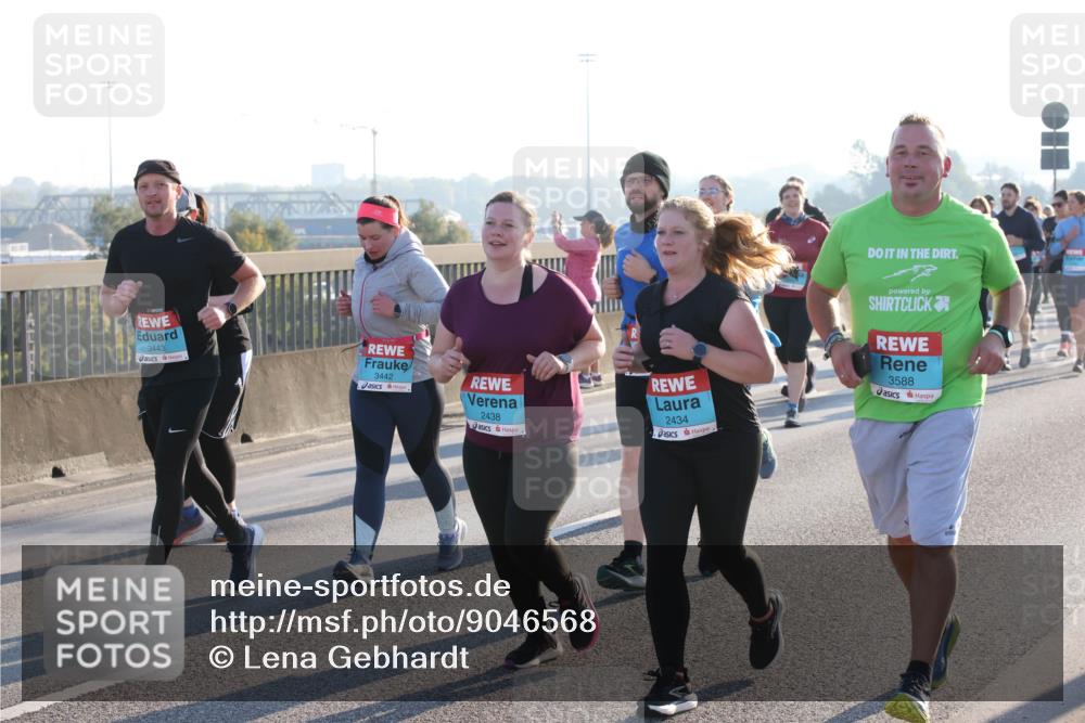 03.10.2025 - Köhlbrandbrückenlauf Lena Gebhardt http://msf.ph/oto/9046568 03.10.2025 09:28:23 Position 1 3443, 3442, 2438, 2434, 3588 meine-sportfotos.de