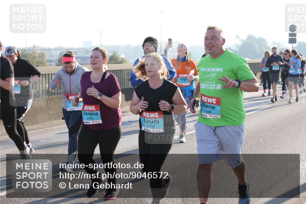 03.10.2025 - Köhlbrandbrückenlauf Lena Gebhardt http://msf.ph/oto/9046572 03.10.2025 09:28:24 Position 1 2438, 2434, 00, 2338, 3588 meine-sportfotos.de