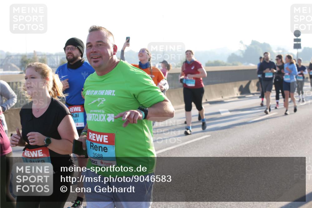 03.10.2025 - Köhlbrandbrückenlauf Lena Gebhardt http://msf.ph/oto/9046583 03.10.2025 09:28:24 Position 1 2434, 41, 3588 meine-sportfotos.de
