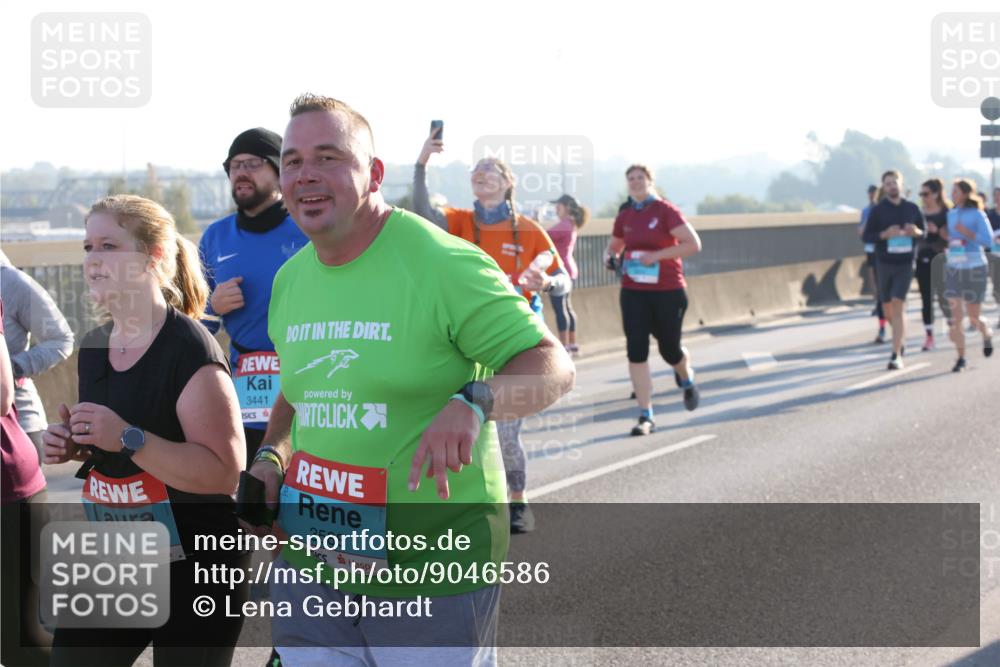 03.10.2025 - Köhlbrandbrückenlauf Lena Gebhardt http://msf.ph/oto/9046586 03.10.2025 09:28:24 Position 1 2434, 3441, 3588 meine-sportfotos.de