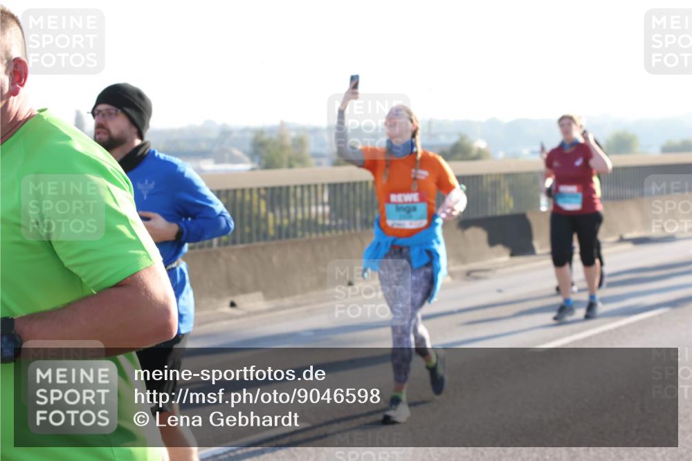 03.10.2025 - Köhlbrandbrückenlauf Lena Gebhardt http://msf.ph/oto/9046598 03.10.2025 09:28:25 Position 1  meine-sportfotos.de