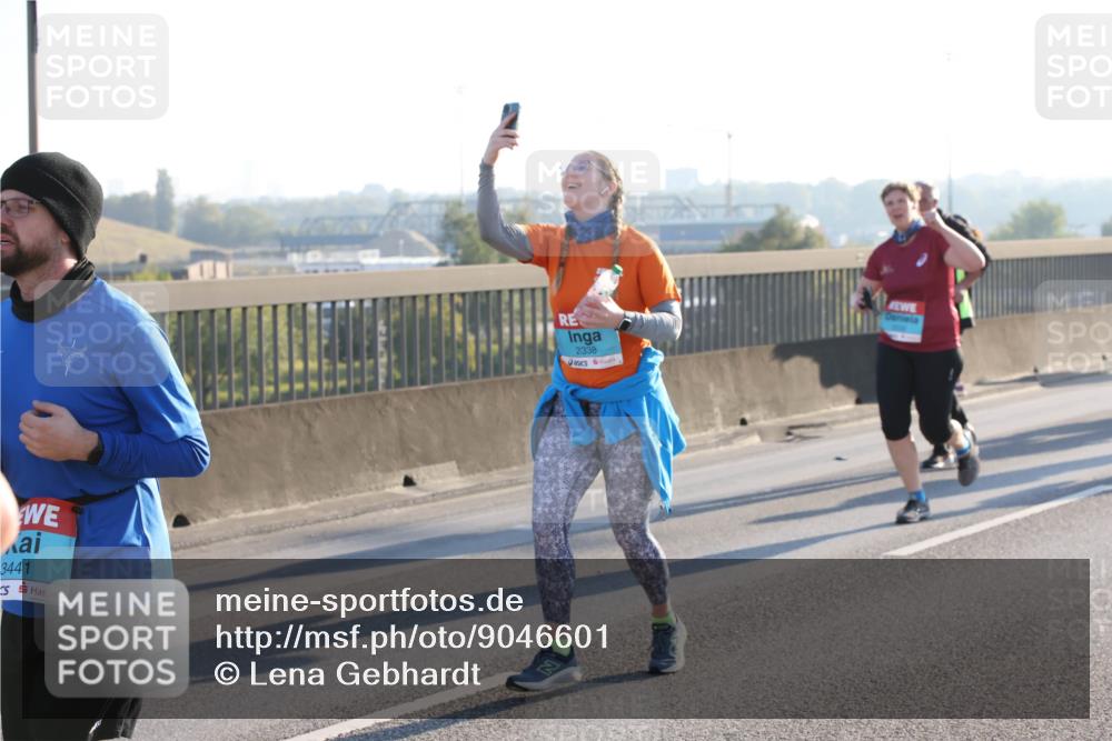 03.10.2025 - Köhlbrandbrückenlauf Lena Gebhardt http://msf.ph/oto/9046601 03.10.2025 09:28:25 Position 1 3441, 2338 meine-sportfotos.de